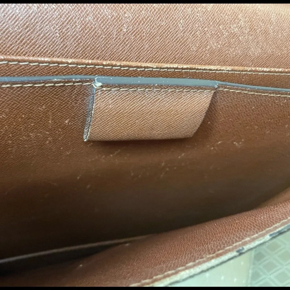 Briefcase - Picture 10 of 13